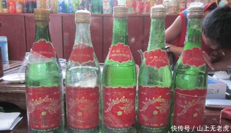 货架|沃尔玛“低调”的白酒之王,却被堆在货架布满灰尘,网友:难懂