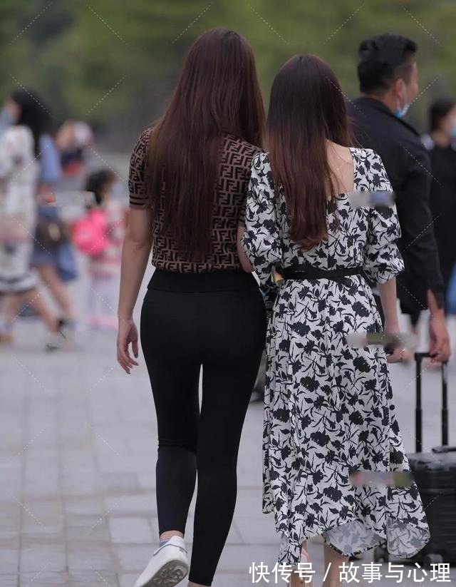 美女 “葫芦”身材的瑜伽裤美女,风格可简单休闲,魅力无穷!