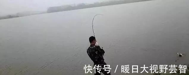 毛毛雨|夏季遇到这三种天气,就可以拿起鱼竿出发,连竿中鱼不是事儿