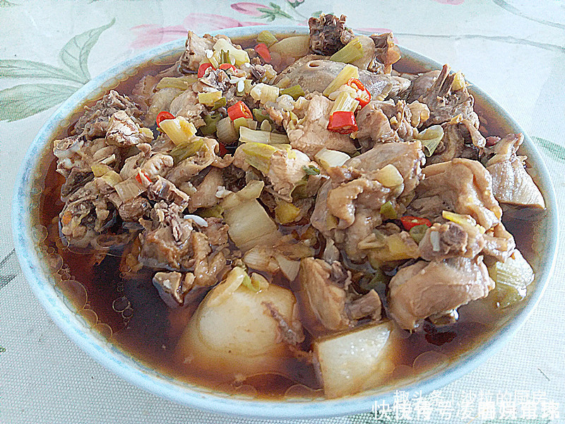 猪牛羊肉都靠边站,天冷最该吃此肉,更滋补,16元就能买1只