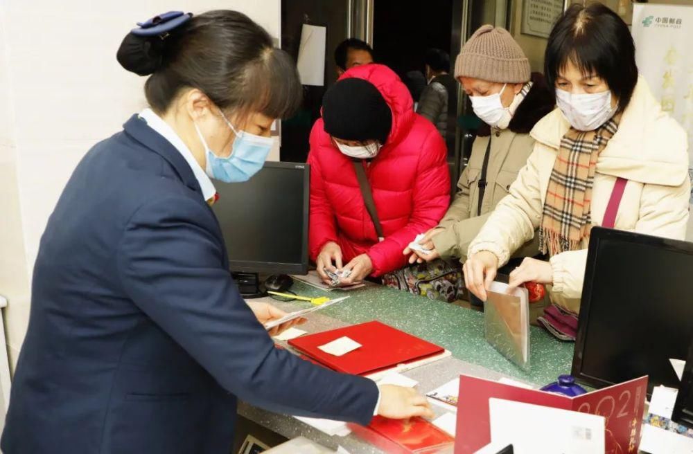 天麻麻黑，金山这个地方就排起队！竟是为了“牛气冲天”？