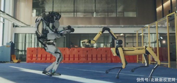 真·机械舞！波士顿动力机器人组团跳舞，battle画面令网友自愧不如