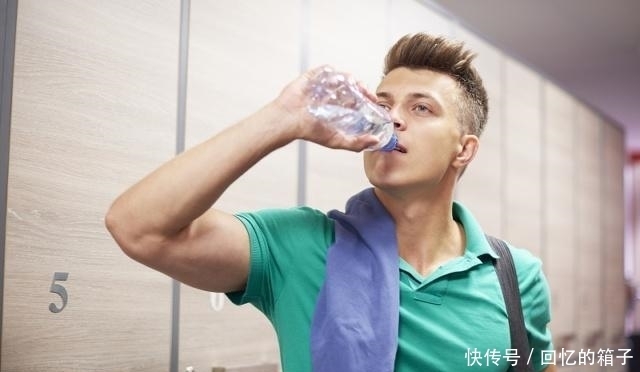 患上|若是患上“艾滋病”,或许嘴上会有这4个“信号”,提前了解一下