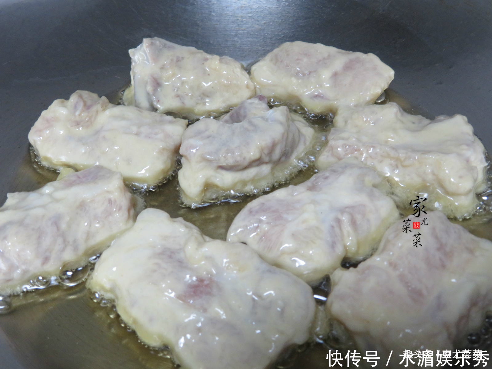 蒜香排骨|排骨别老炖汤,教你新做法,不用炸不用卤,加1个鸡蛋,上桌扫光