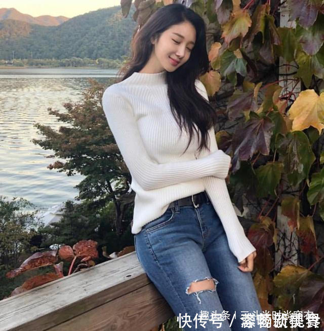 牛仔裤|紧身牛仔裤美女,清新迷人又优雅别致,别样的潮流范让人迷恋!