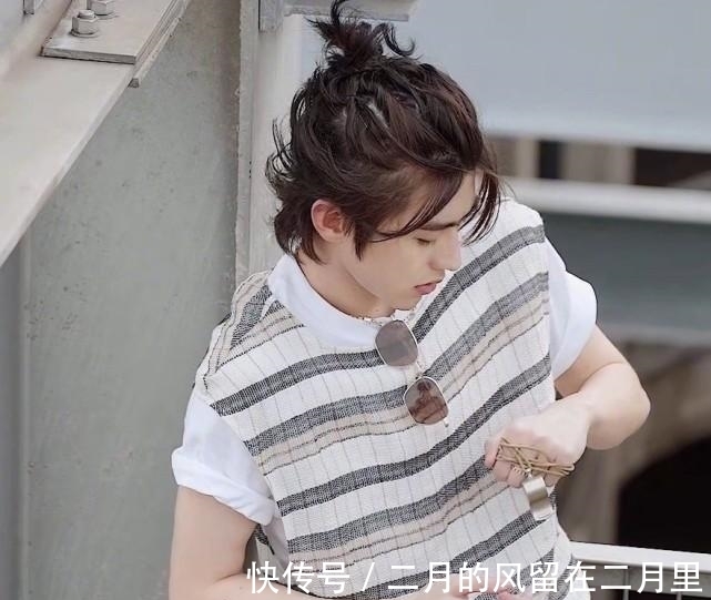 杂志|蔡徐坤全新杂志曝光，首次挑战硬汉风格，这个风格hold住了吗