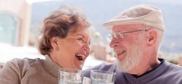 眉毛|人一旦过了55岁,身上还有4个表现,你可能长命百岁