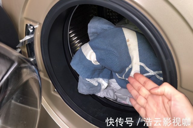 花露水|洗床单时,在洗衣机里加一碗“水”,多脏的床单都能洗得干净如新