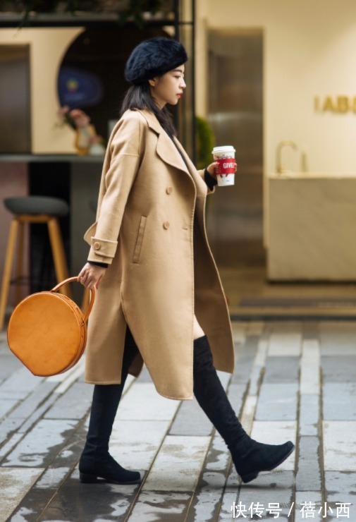 马丁靴|奔三奔四的女人,建议多穿大衣+“长筒靴”或“短靴”,时髦洋气