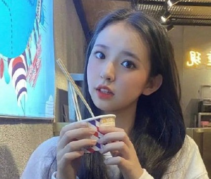 乐华选秀综艺《发光的名字》共40位练习生,全员蒙面参加录制