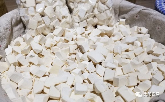 张仲景的一方，“滋阴清热，利水消肿”，特别是泌尿系统有神效