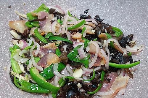  搭配|4种食材搭配一起吃，有荤有素营养又好吃，简单一炒香极了