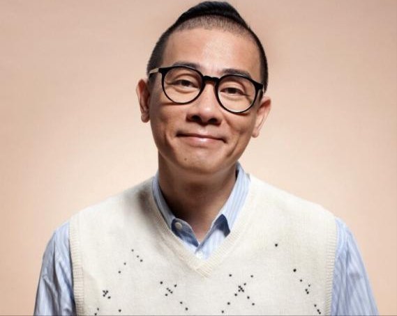 陈小春的大格局:中文推广大使、把护照当头像、把爱国刻在骨子里