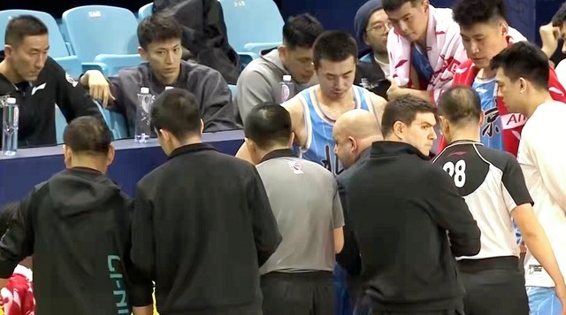 孙铭徽|林书豪0分5失误!北京首钢完败浙江广厦,裁判惹争议