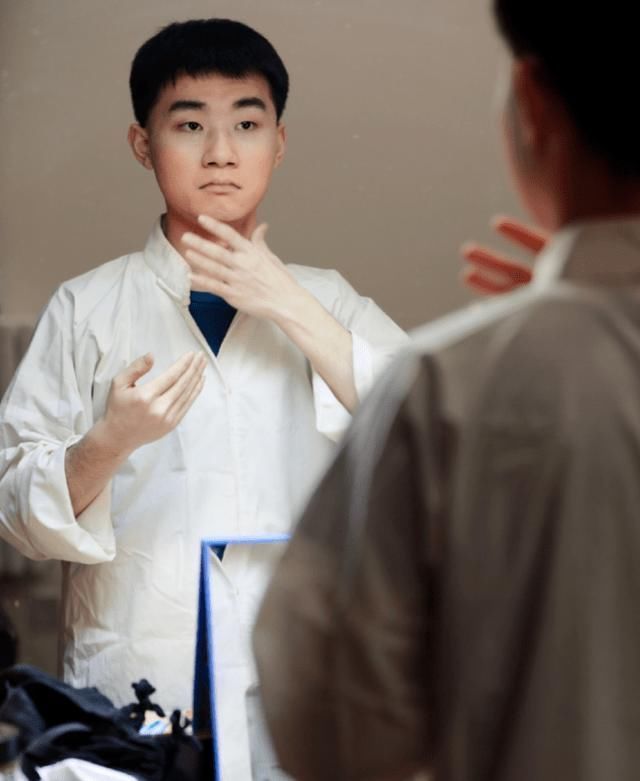 师爷|陶阳深更半夜出文追思师爷非常想您郭德纲曾因跪遗照拜师学艺惹异议