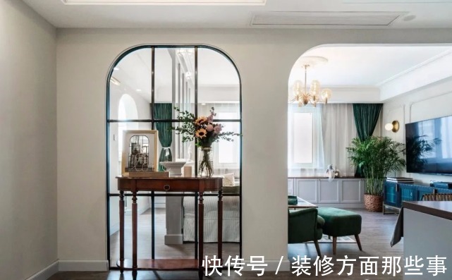 不安全感|120平美式风三居室,墨绿色在这优雅是氛围中起画龙点睛作用