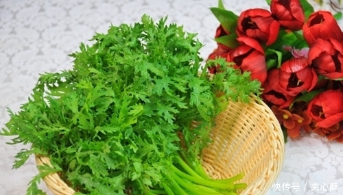 甩掉|女性不想老太快,常吃此菜,雀斑没了,甩掉大肚腩,越来越年轻