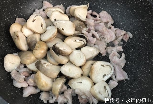 简单|秋天此菜要多吃,好吃易消化,简单一炒,比肉更香,上桌吃不停嘴