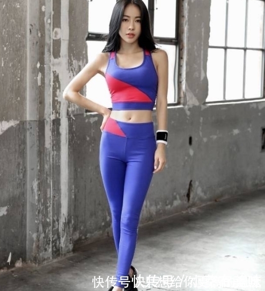 小姐姐 楚楚动人的打底裤小姐姐,轻松穿出修长的身材,让人着迷