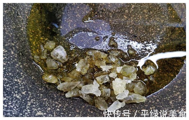 鸡爪最好吃的做法,软烂又入味,上桌瞬间被抢光,老公孩子都爱吃