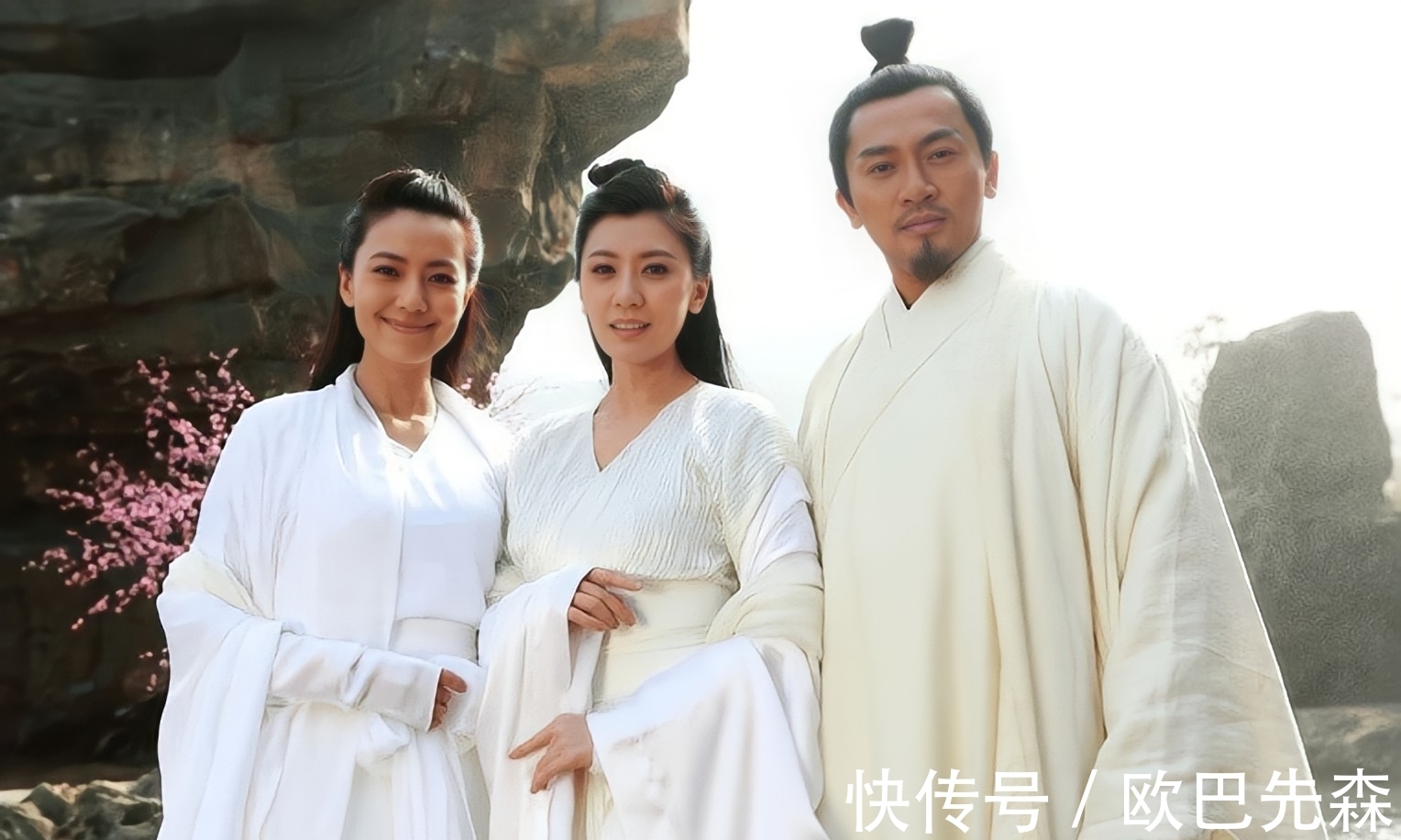 武学&金庸刻意安排萧峰避开“逍遥三老”?从五点来分析,双方的实力