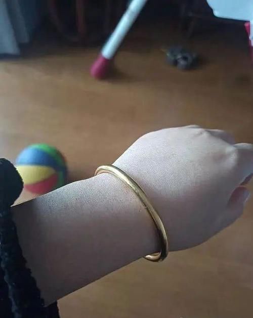 安康一女子黄金以旧换新，价格相同重量却足足少了6克！