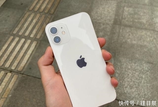 手汗|入手iPhone12一周了，有5个缺点不能忍，准备卖掉换华为Mate40