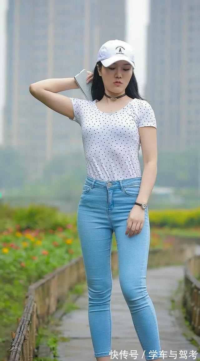 搭配 打底裤撑起美好的身材，时尚美观又减龄，显高显瘦！