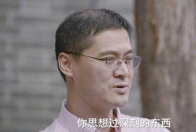 B站罗翔频频上综艺，身为法学教授，是否有点不合适？