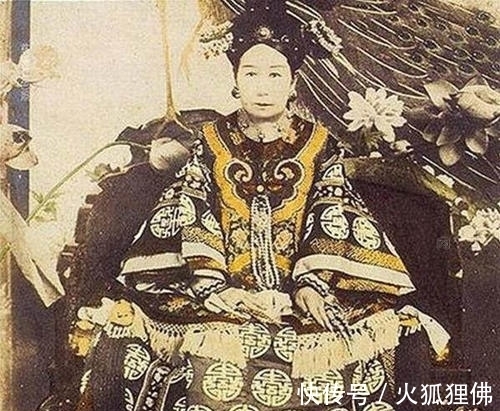 维多利亚女王|她是世界上珠宝最多的女人之一，一颗钻石75亿，英女王甘拜下风