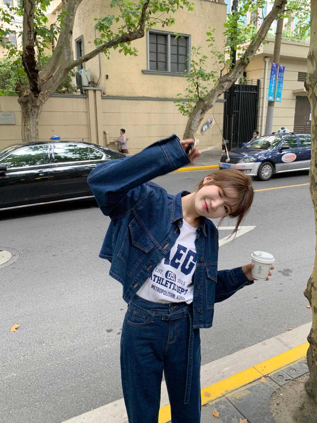 毛呢 开春外套别乱选,码住牛仔外套和小香风外套,青春减龄又有气质