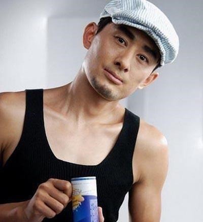 星光大道|从年入千万到无人问津,被揭穿身份后“消失”的阿宝,如今怎样