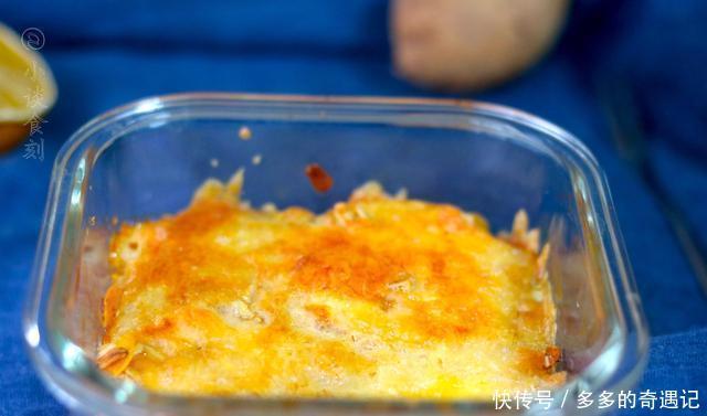 鲜甜软|早餐，媳妇就做了一个瓜，烤一烤，鲜甜软糯还能拉丝，孩子抢着吃