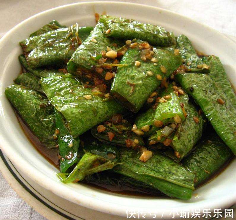  入味|做虎皮青椒，别直接倒油，之前要多加这一步，青椒起皮还入味！