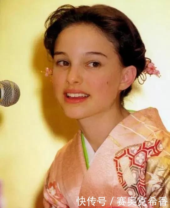 顶级蓝血奢侈品最爱美人颜PK战,你更Pink哪种颜?