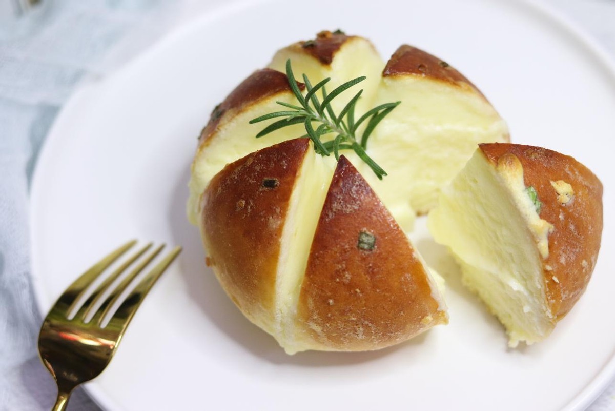 好吃的蒜香面包，浓郁奶香和蒜香碰撞是一绝，烘焙新手也能驾驭