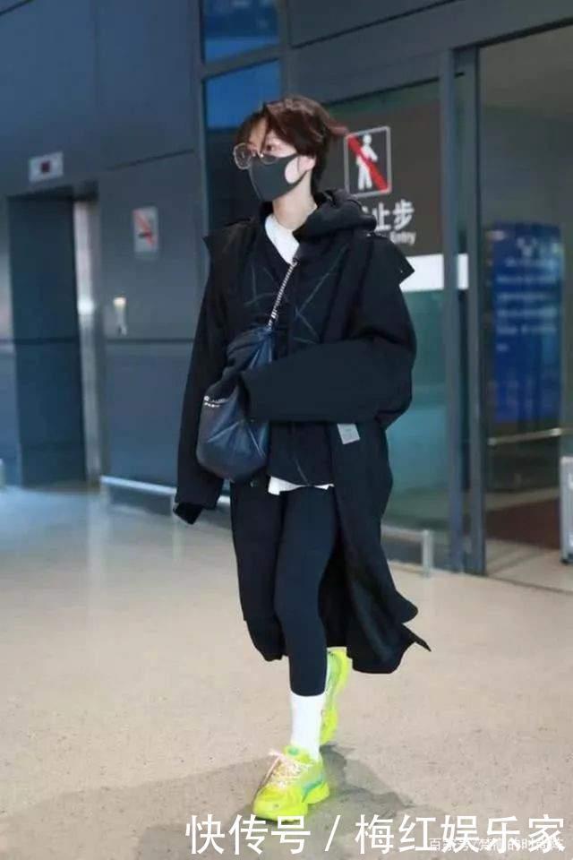 最近火了一种新穿法，“鲨鱼裤+老爹鞋”，显瘦显高！明星都上头