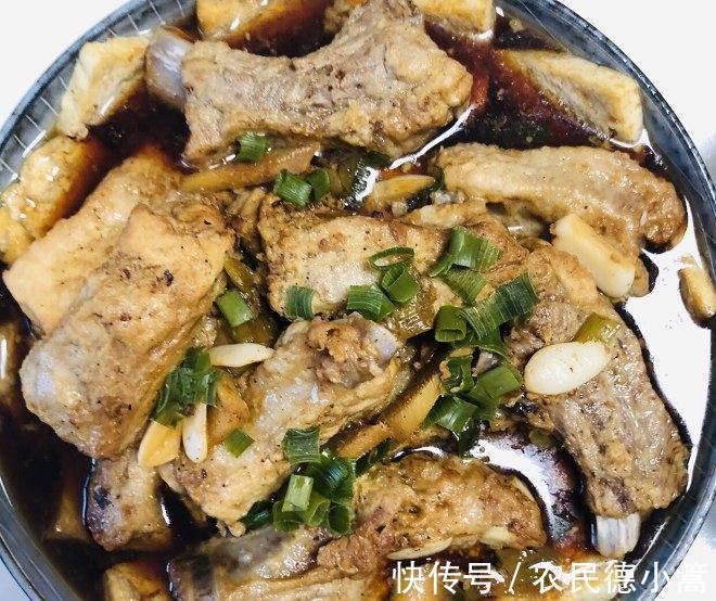 家常排骨菜谱,豆腐蒸排骨,做法简单,清淡美味,超下饭,吃不够