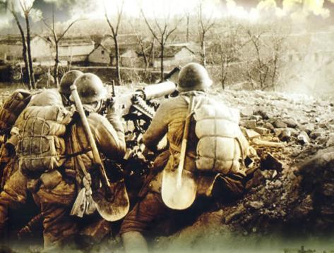 华东野战|3名战士被困敌阵，班长一咬牙挖沟，开创了著名的“剥皮”战术