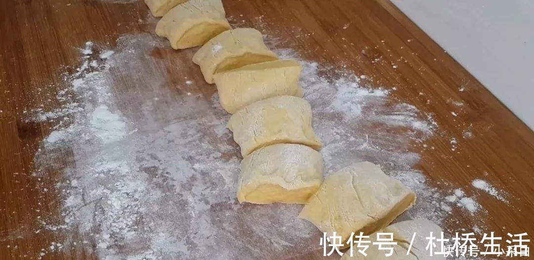油炸|红薯最好吃的做法,不用油炸,老婆说比面包还好吃,放凉也不会硬