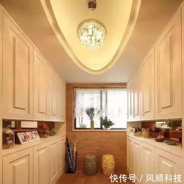 客厅|去朋友家串门,一进门就被美到了,很喜欢这样的客厅装修,漂亮