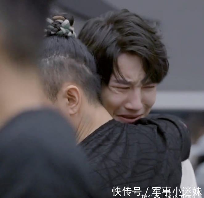 陈辉|《披荆斩棘的哥哥》：陈辉主动退出，麦亨利的反应好绿茶