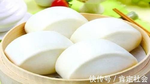 面食|夏天快速发面法,除了酵母加点它,5分钟就“爆盆”了