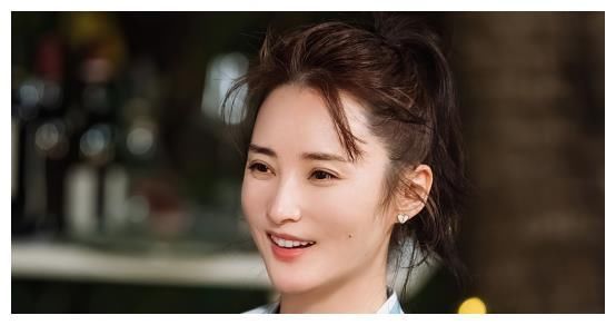 陳建斌真有眼福,蔣勤勤吃飯時(shí)脫妝,真實(shí)顏值看呆現(xiàn)場(chǎng)男嘉賓