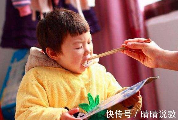 午餐|宝妈“突袭”幼儿园,拍下午餐照直接转学,其他家长看后坐不住了