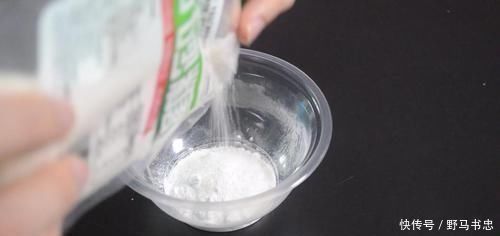 小苏打和白糖加在一起,作用太棒了,解决了很多家庭的烦恼,很实用
