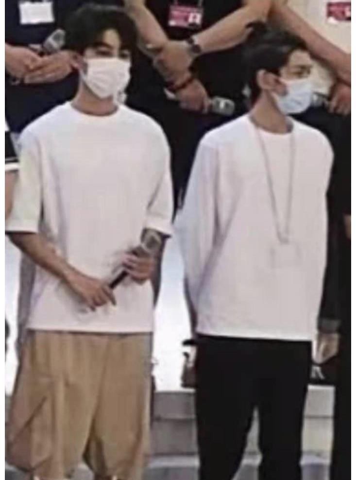 王俊凯王一博王源舞台表演照曝光,王一博果然自成一派,太好笑!