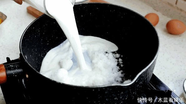 好看|广式早茶“黄金糕”,不用烤箱就能做,像鱼翅像蜂窝,好看又好吃