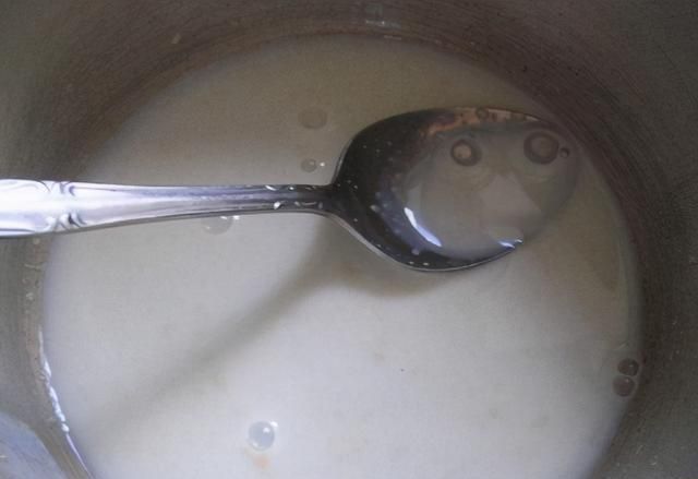 做法|炸油条传统做法,不放泡打粉也不加小苏打,油条个个香酥蓬松健康