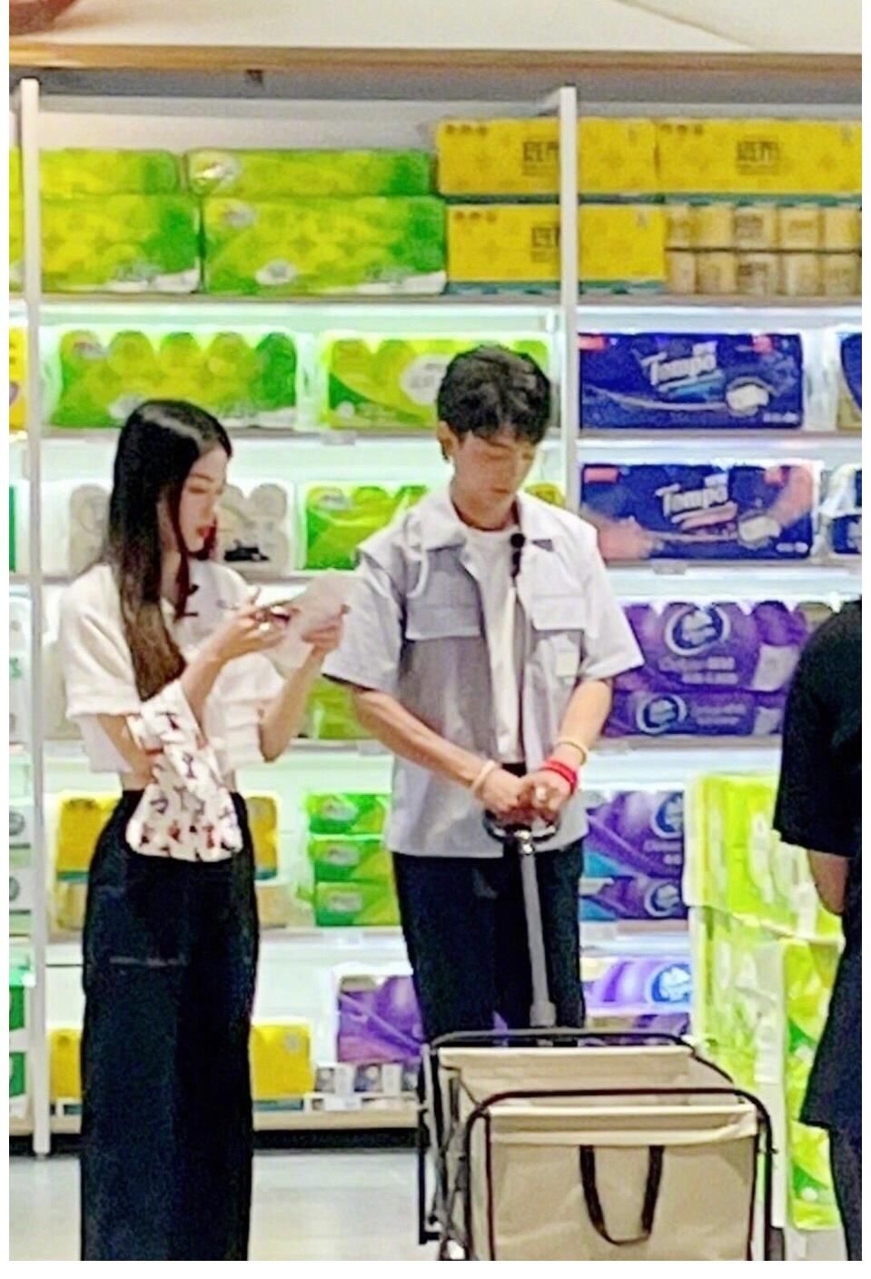 路透照|《中餐厅》第五季路透照曝光,周也颜值太出众,姚安娜如同素人!